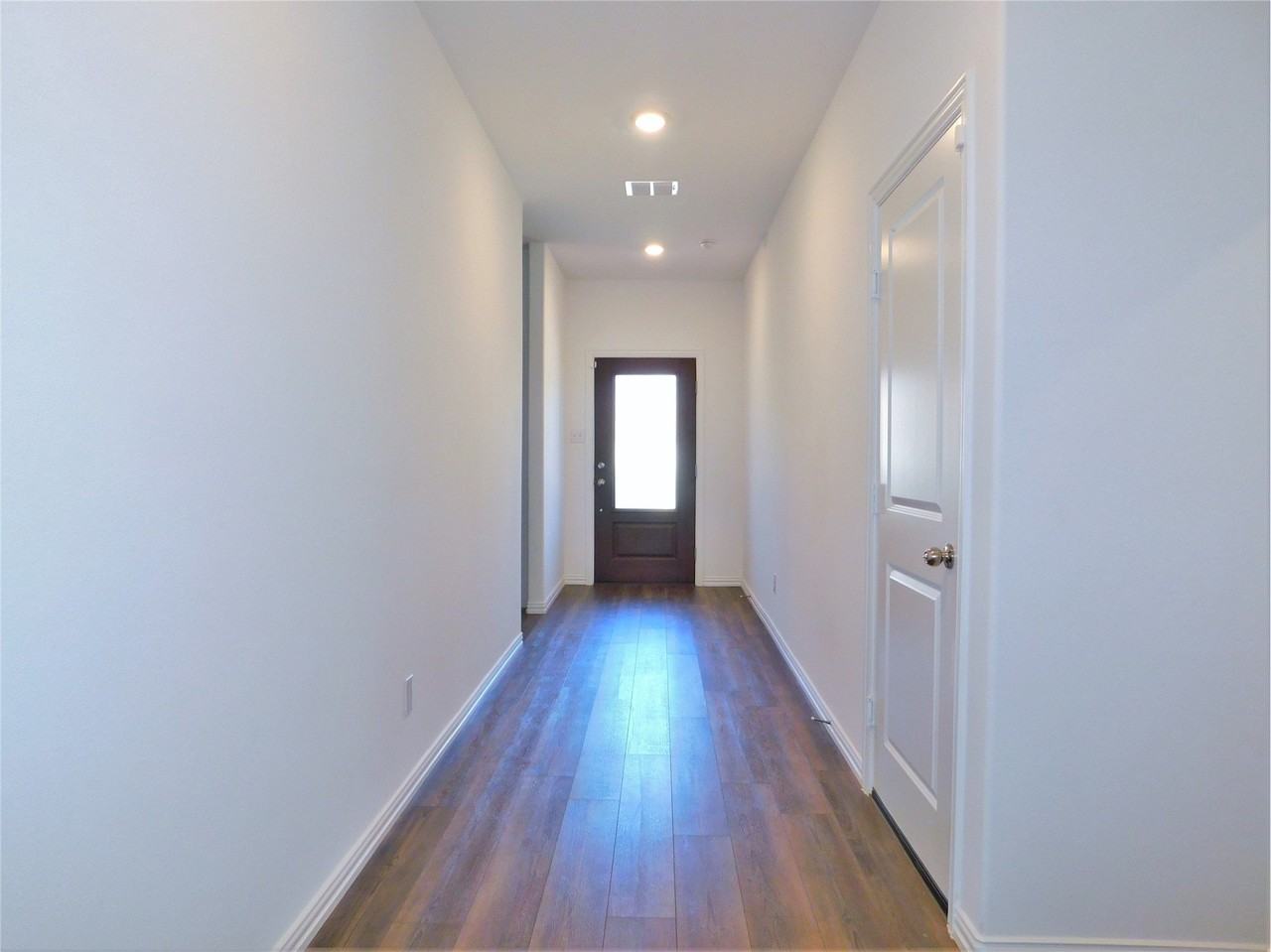 1624 Da Vinci Dr - Photo 4 of 26