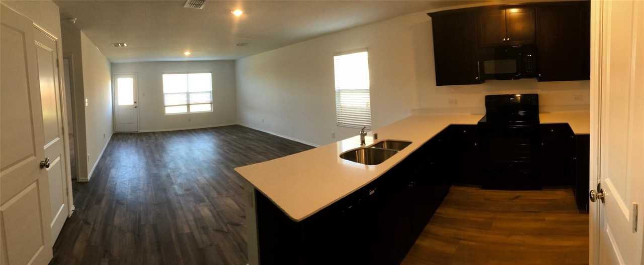 700 Dashwood Dr - Photo 4 of 10