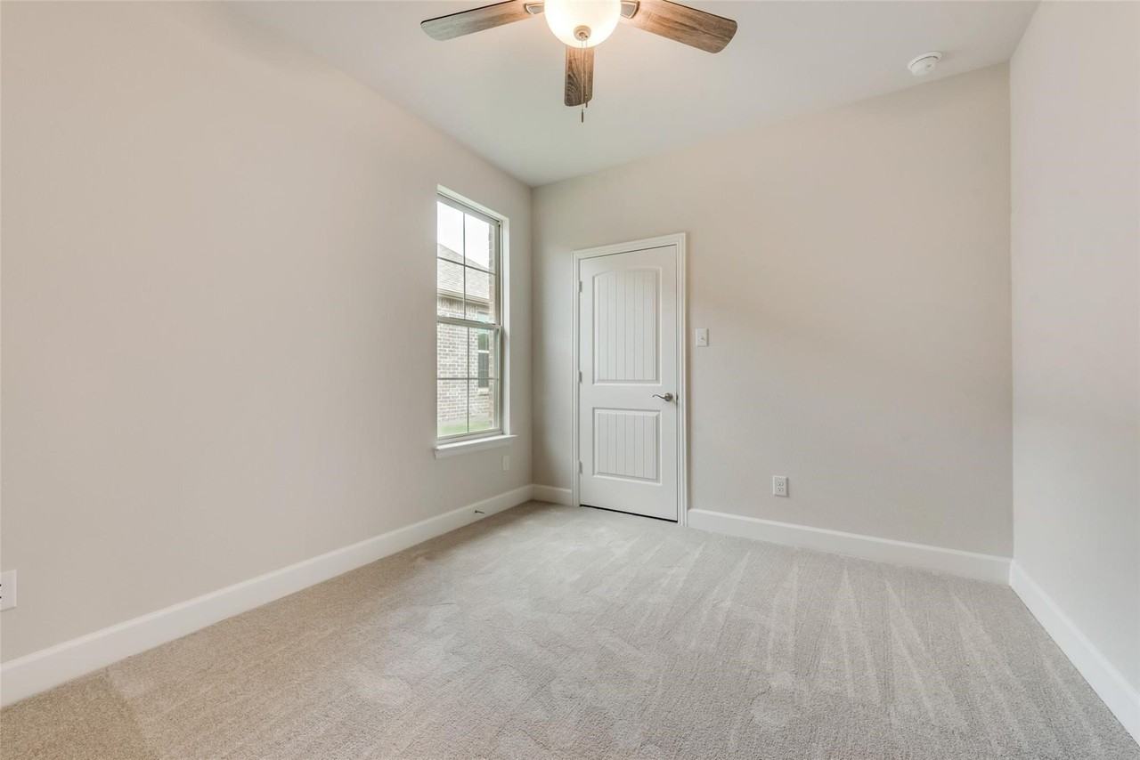 373 Braves Way - Photo 7 of 21