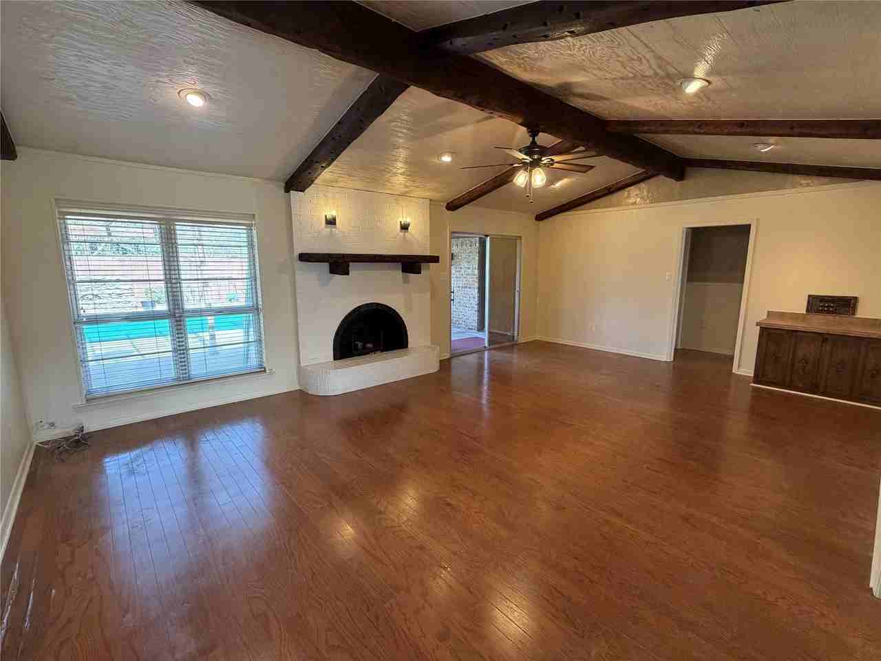 821 E Highway 199 - Photo 5 of 23