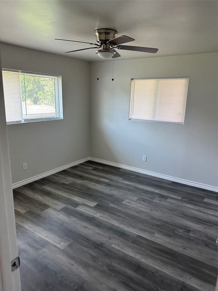 905 Elizabeth Blvd - Photo 4 of 10
