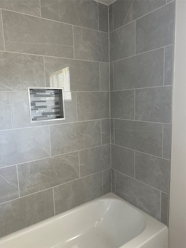 905 Elizabeth Blvd - Photo 7 of 10