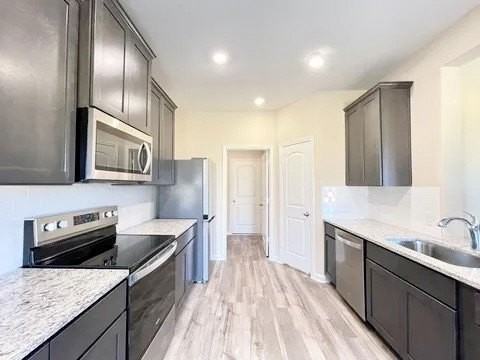 1702 Sandalwood Way - Photo 2 of 19