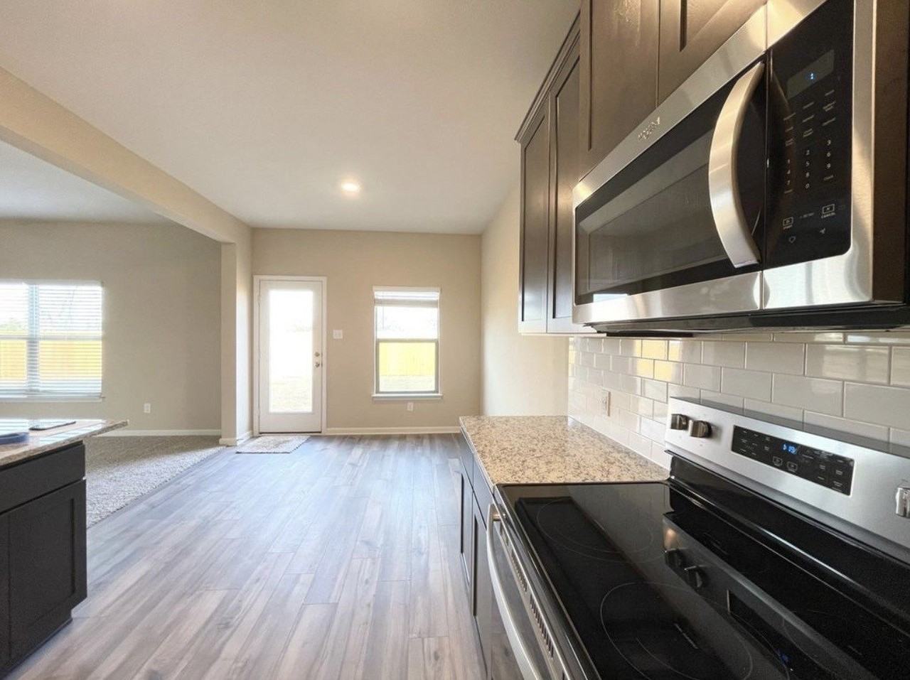 1702 Sandalwood Way - Photo 3 of 19