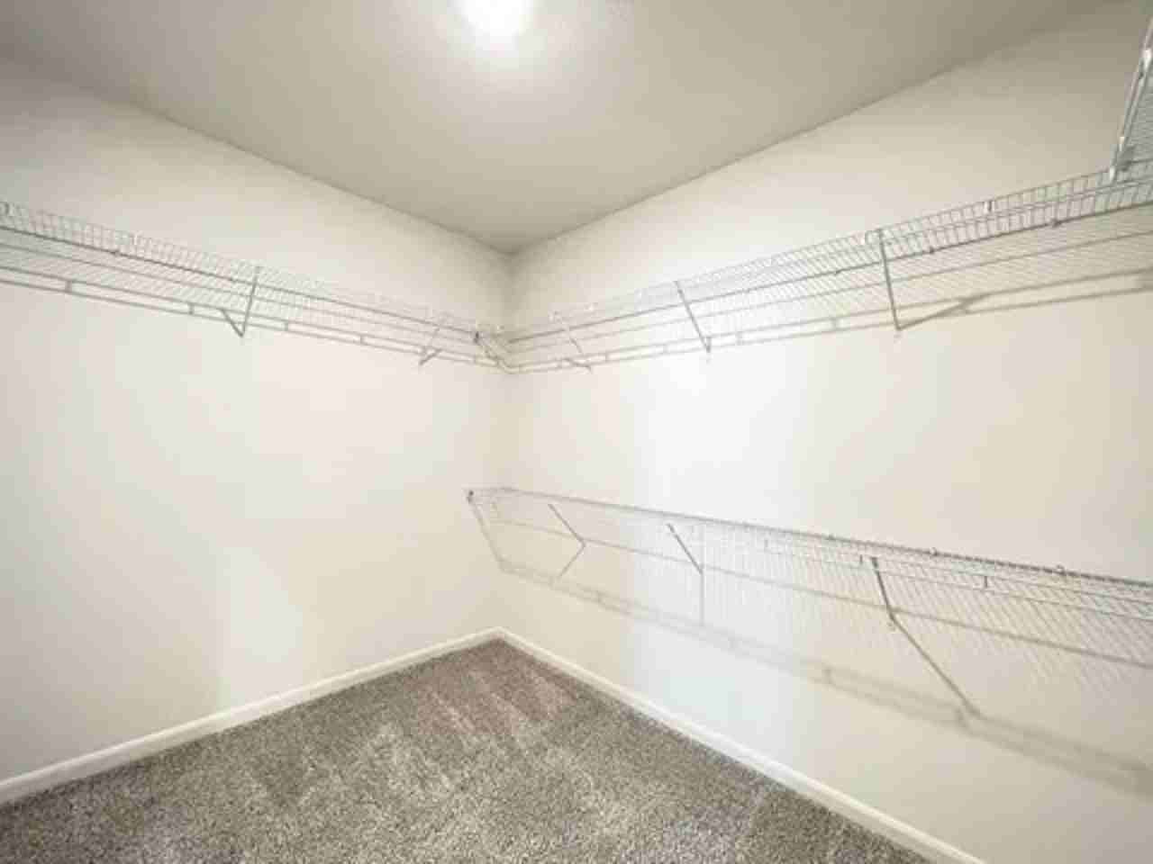 1702 Sandalwood Way - Photo 7 of 19