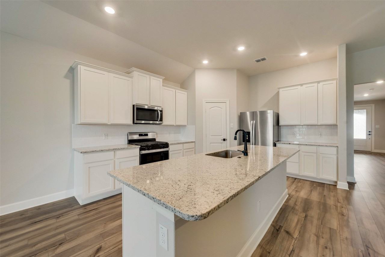 800 Jackel Dr - Photo 7 of 21