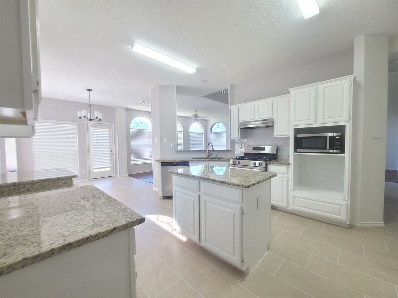 2217 Sky Harbor Dr - Photo 6 of 15