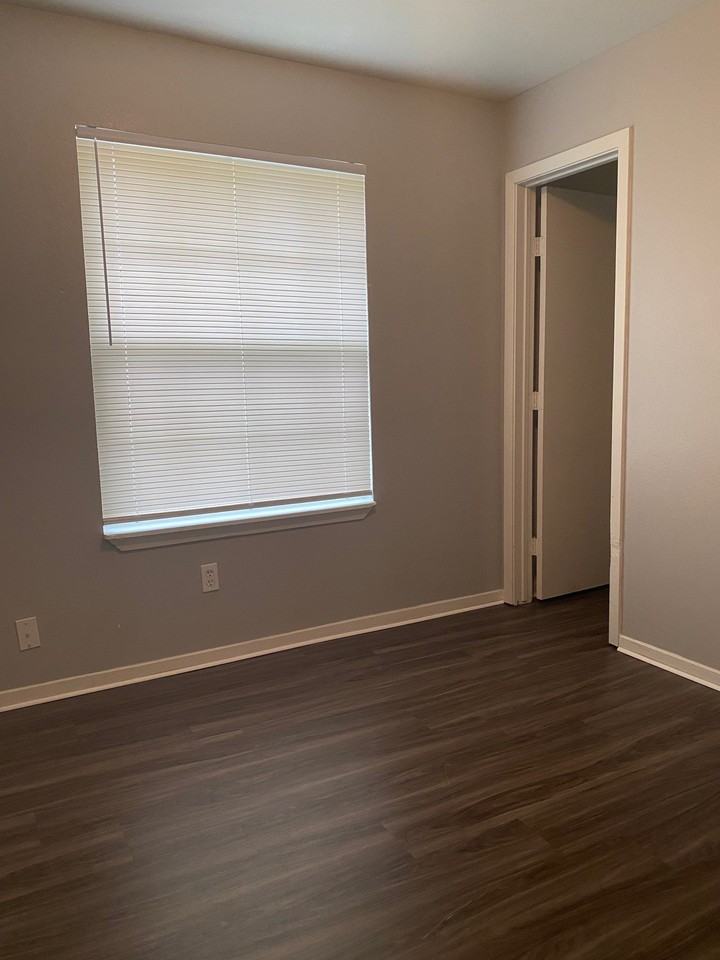 1904L San Rafael St - Photo 6 of 9