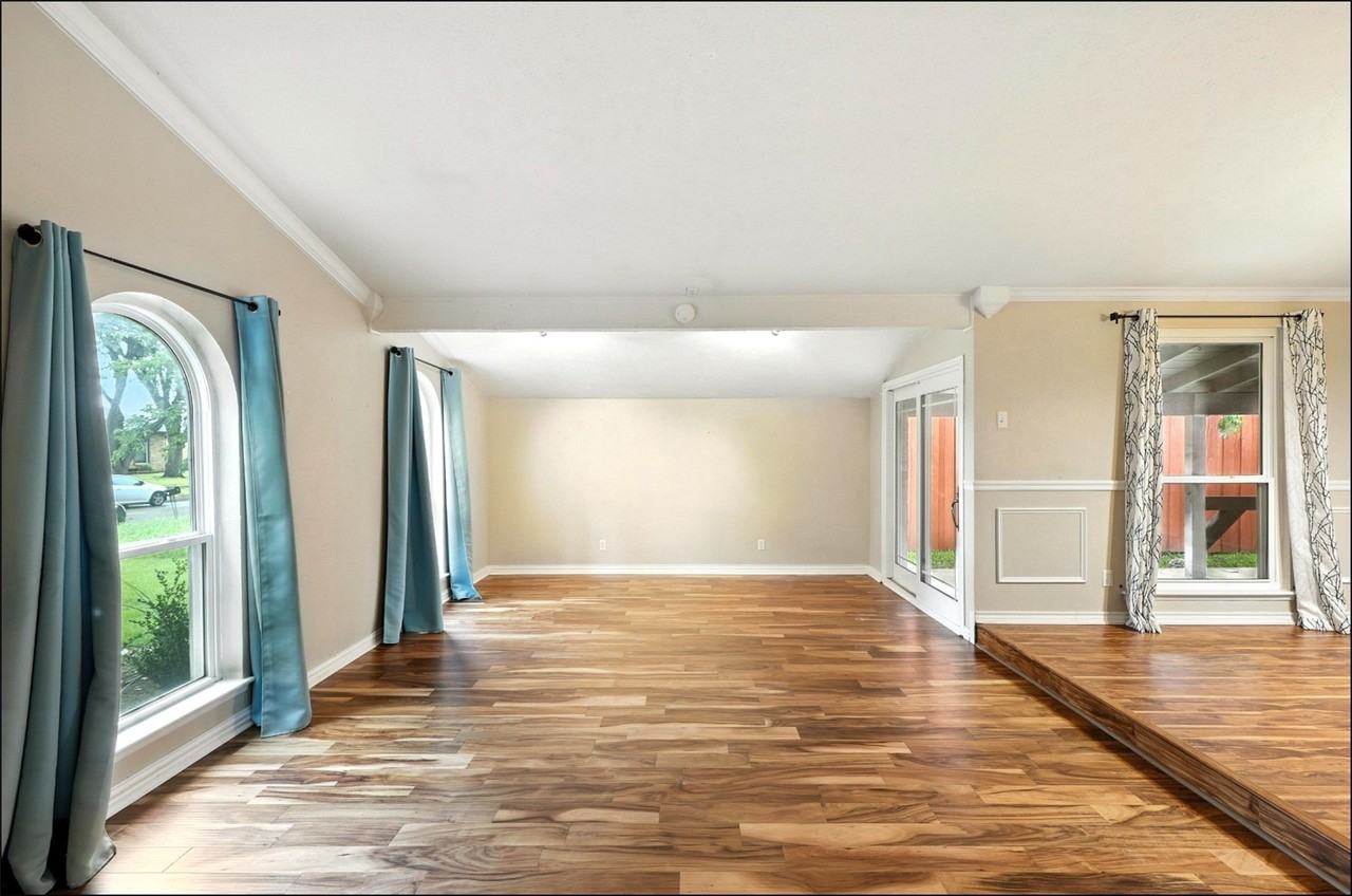 1824 Castille Dr - Photo 4 of 28