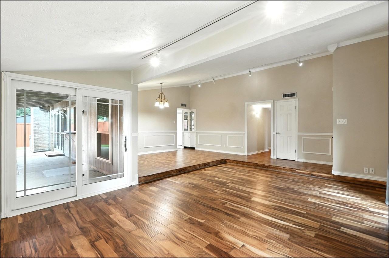 1824 Castille Dr - Photo 5 of 28