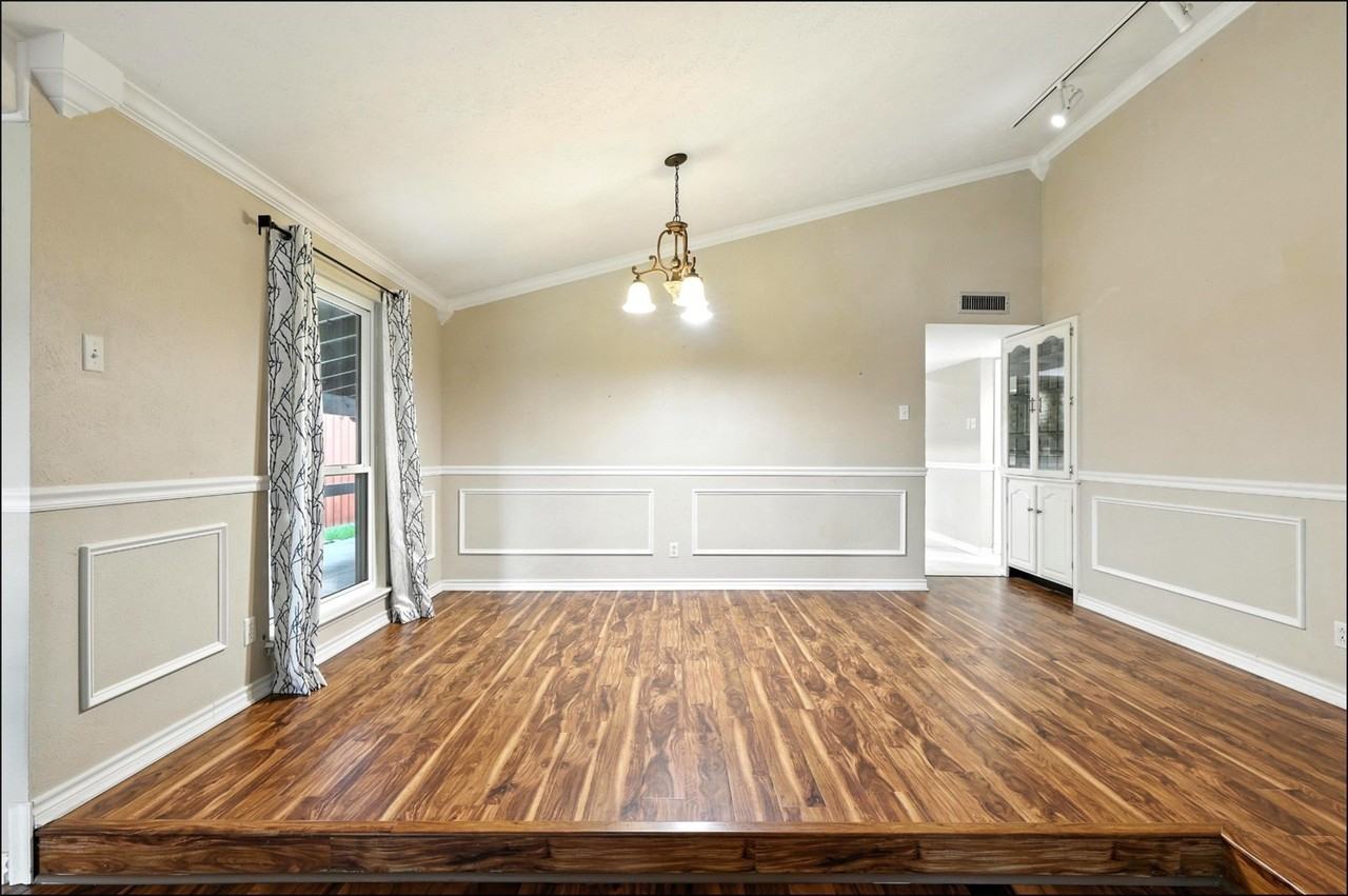 1824 Castille Dr - Photo 6 of 28