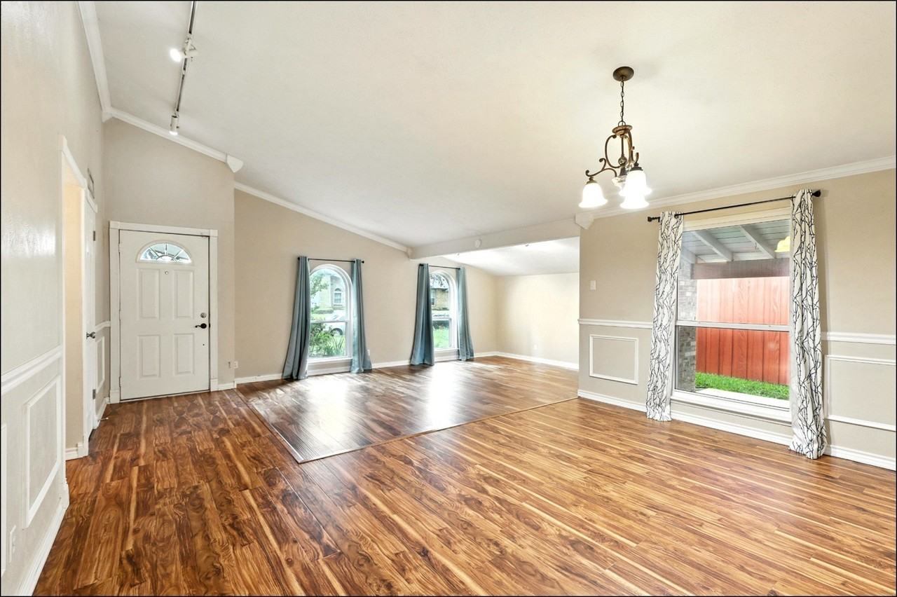 1824 Castille Dr - Photo 7 of 28