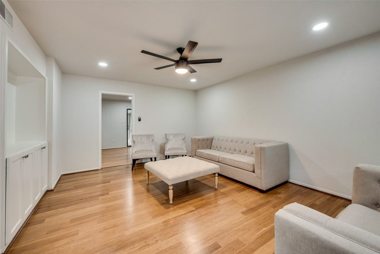 611 Ray Andra Dr - Photo 5 of 22