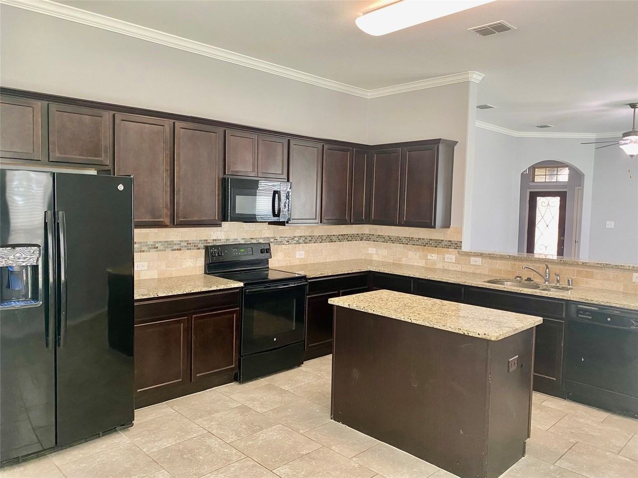 279 Oxford Dr - Photo 6 of 14