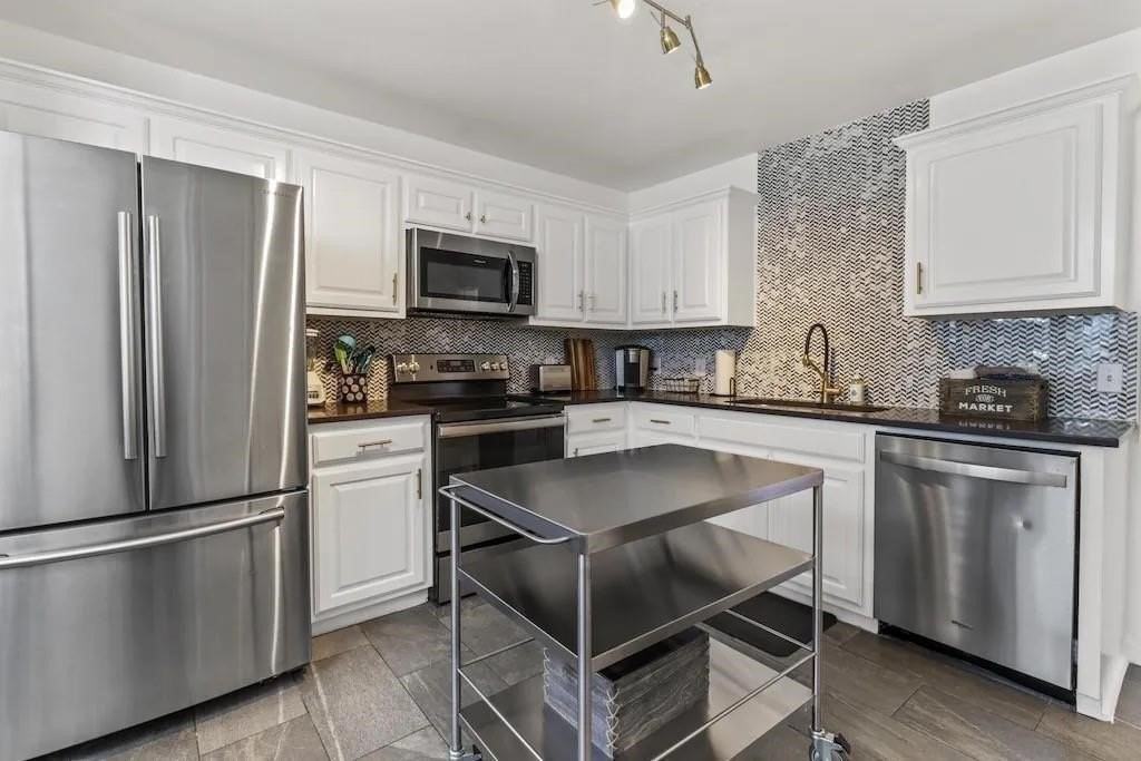 3606 Kayewood Dr #3606 - Photo 2 of 18