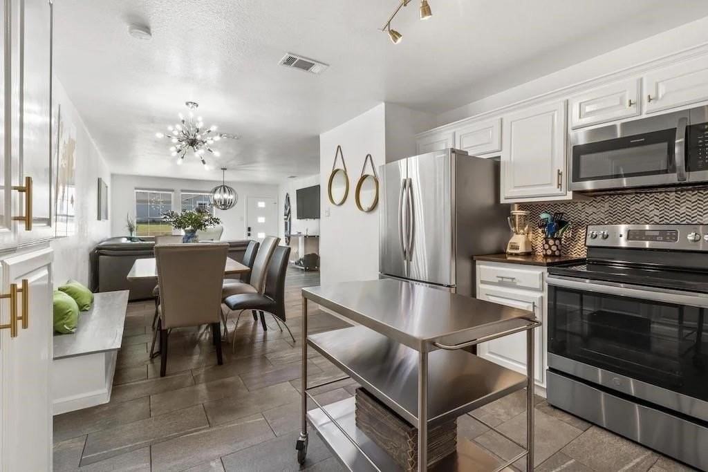 3606 Kayewood Dr #3606 - Photo 3 of 18
