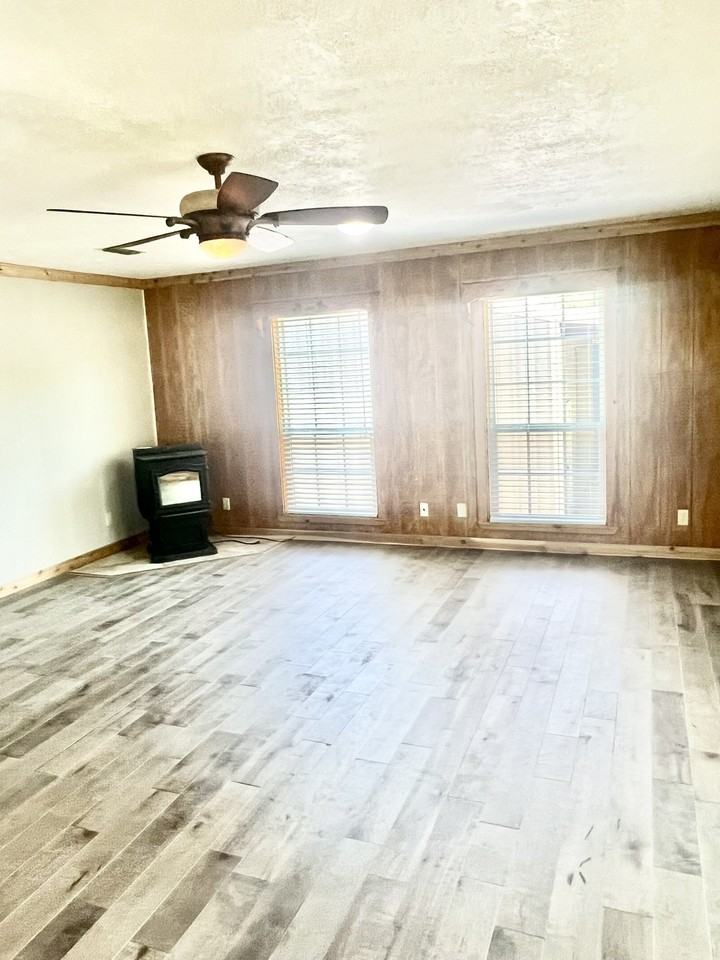 510 Murchison St - Photo 2 of 17