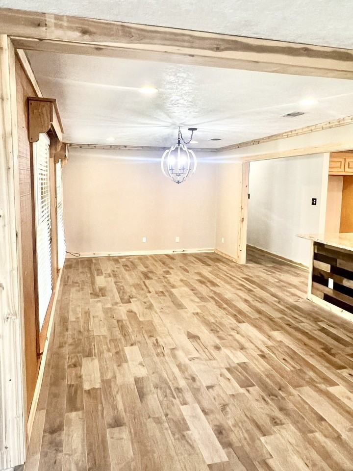 510 Murchison St - Photo 3 of 17
