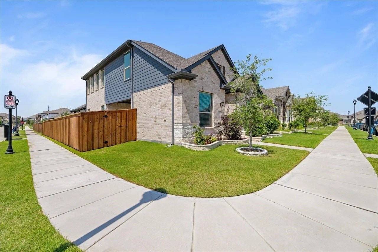 12405 Iveson Dr - Photo 2 of 18