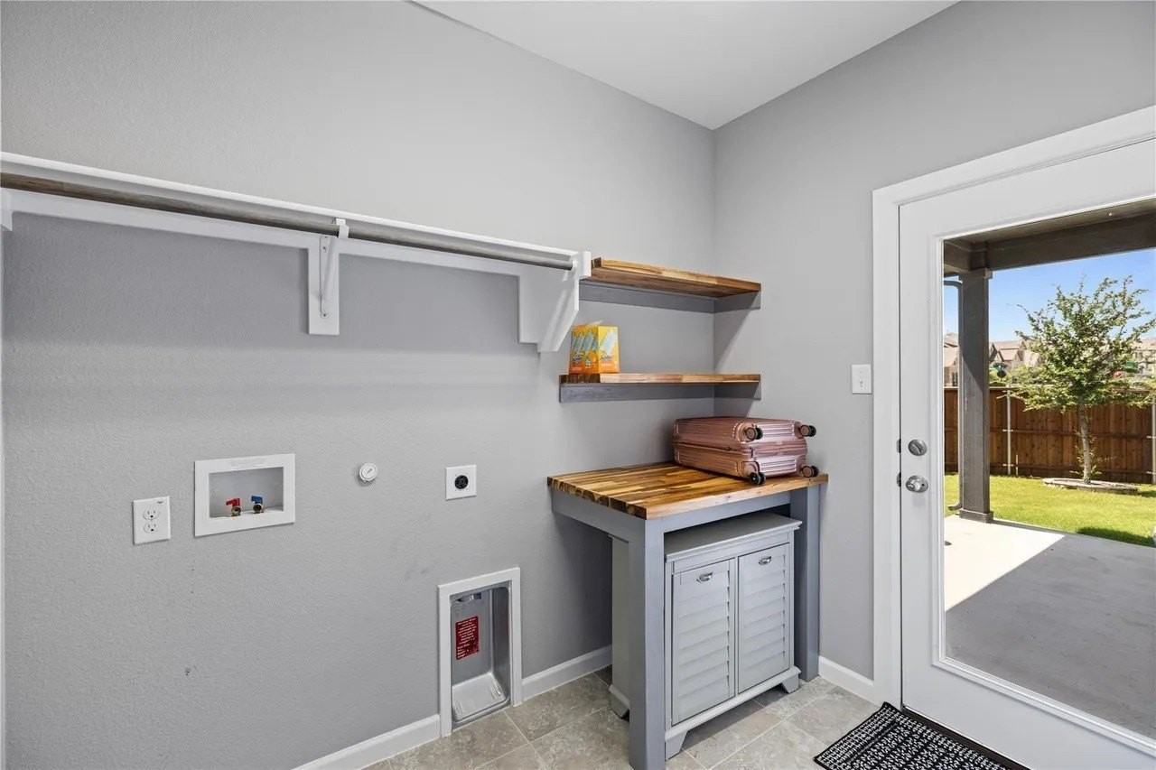 12405 Iveson Dr - Photo 3 of 18