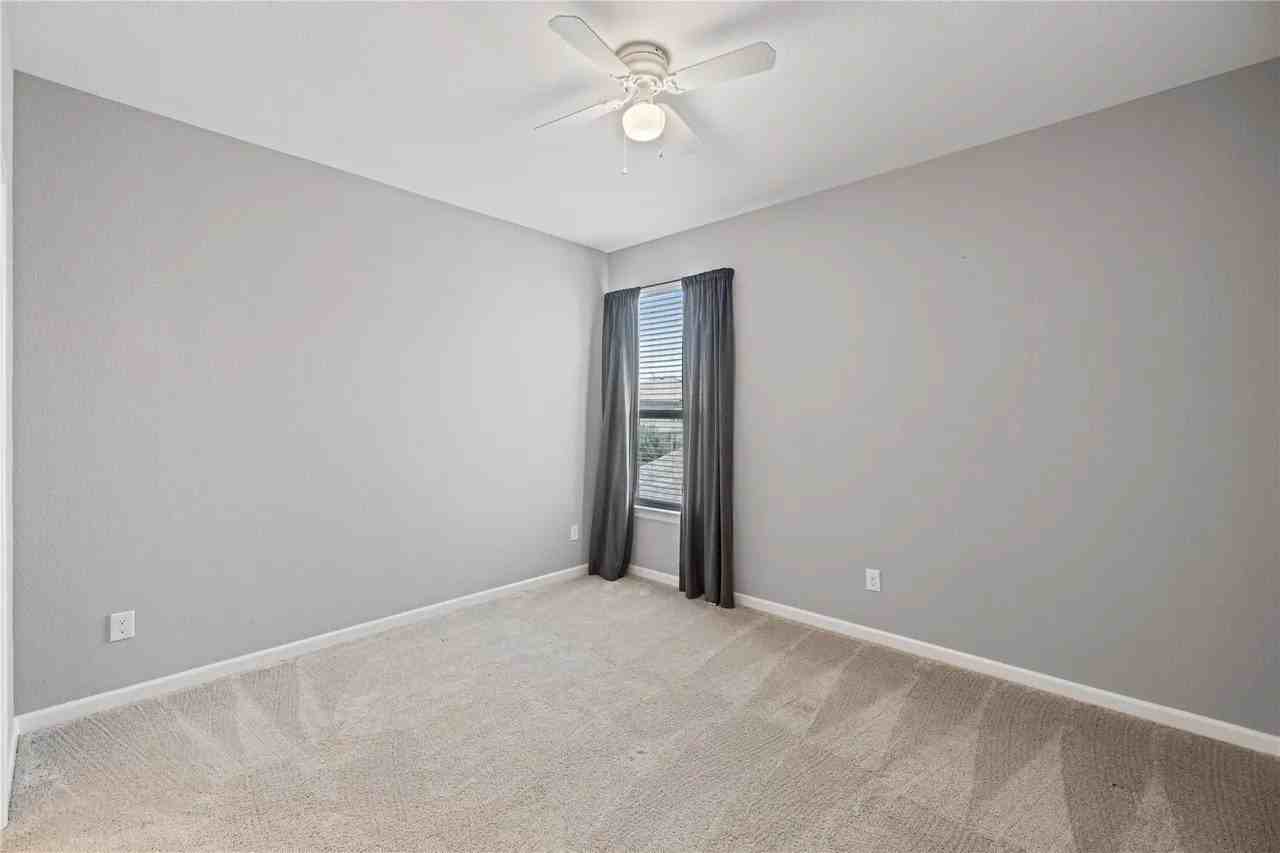 12405 Iveson Dr - Photo 4 of 18
