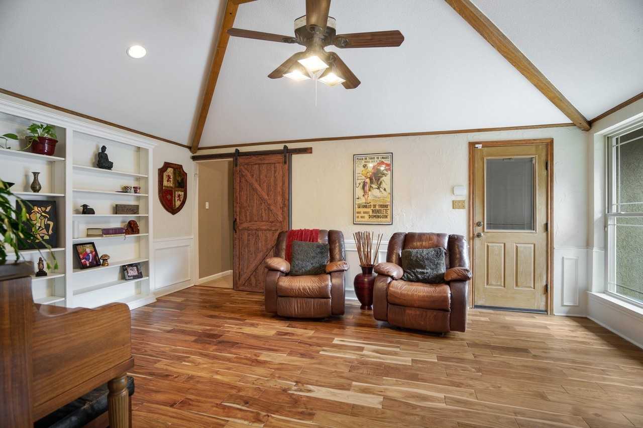 6423 Redpine Rd - Photo 5 of 40