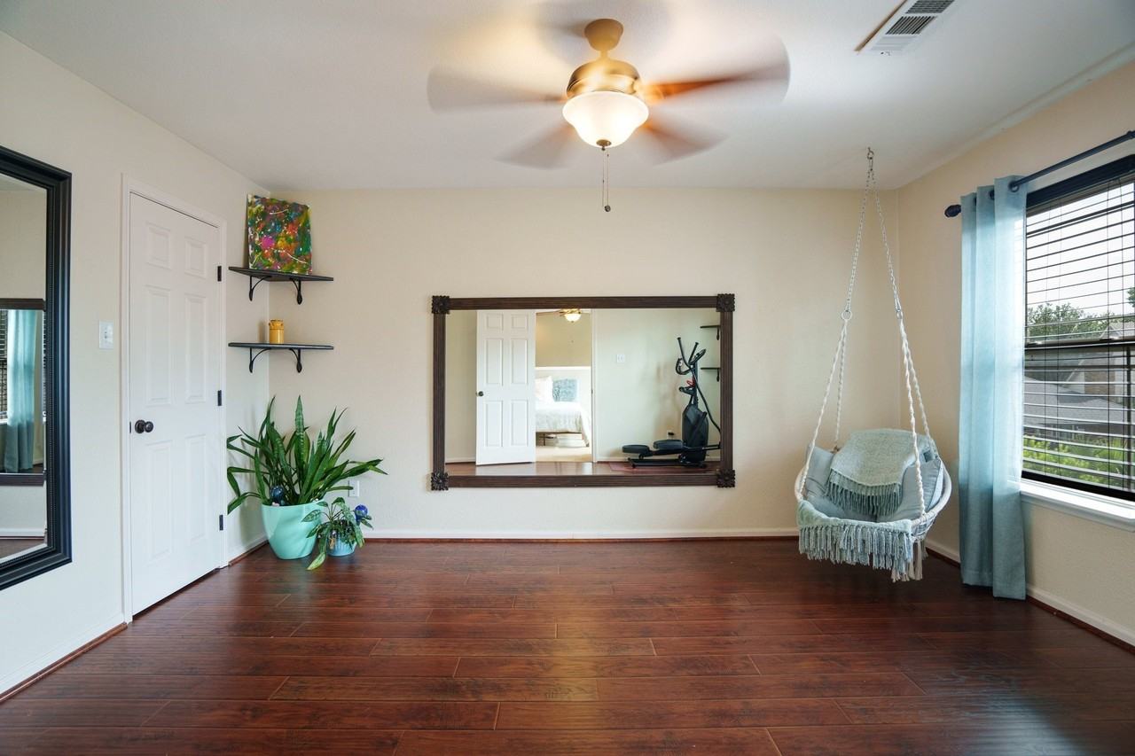 6423 Redpine Rd - Photo 7 of 40