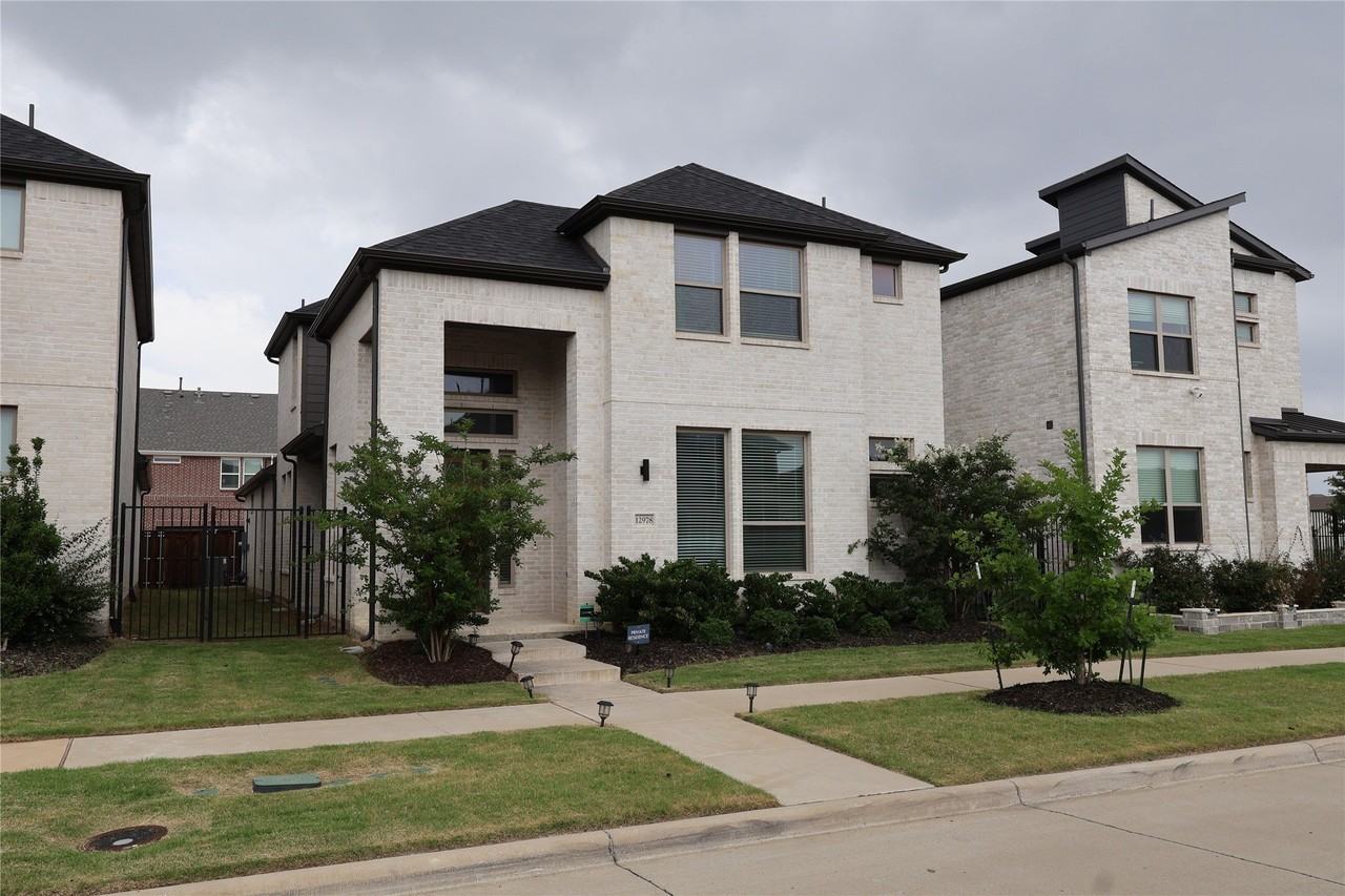 12978 Caprock Dr - Photo 3 of 40