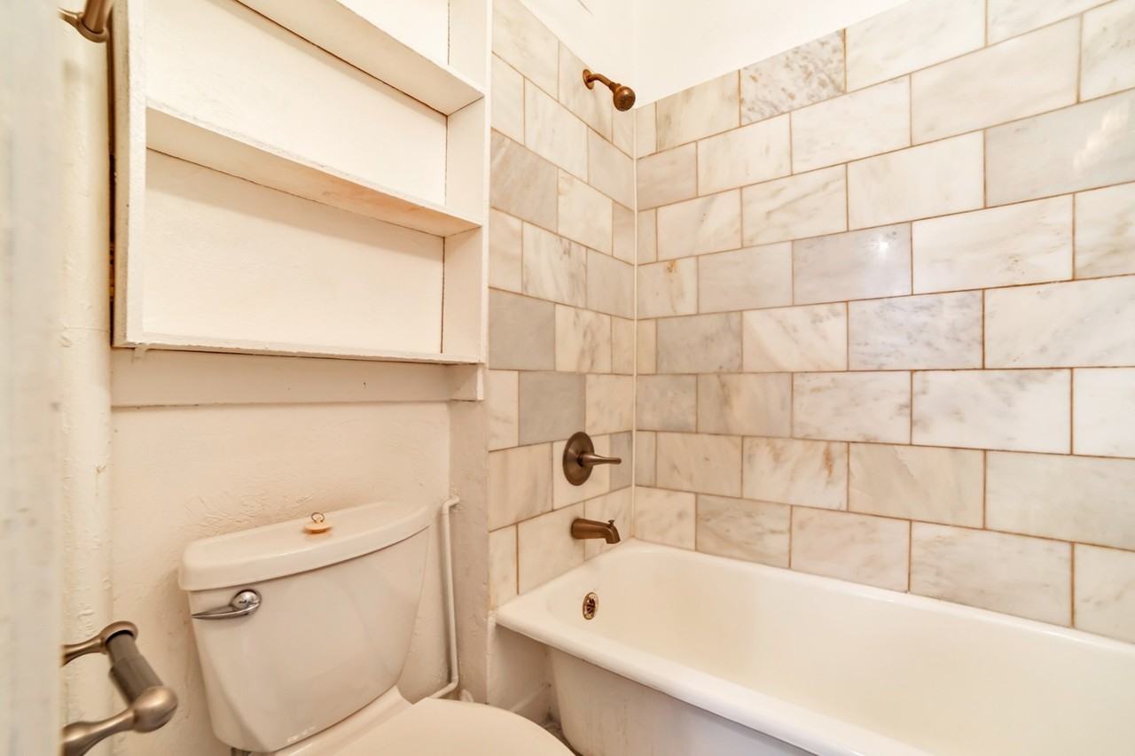 1226 N Marion St #12 - Photo 6 of 12