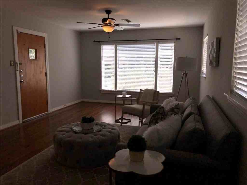 6215 Kenwood Ave - Photo 5 of 26