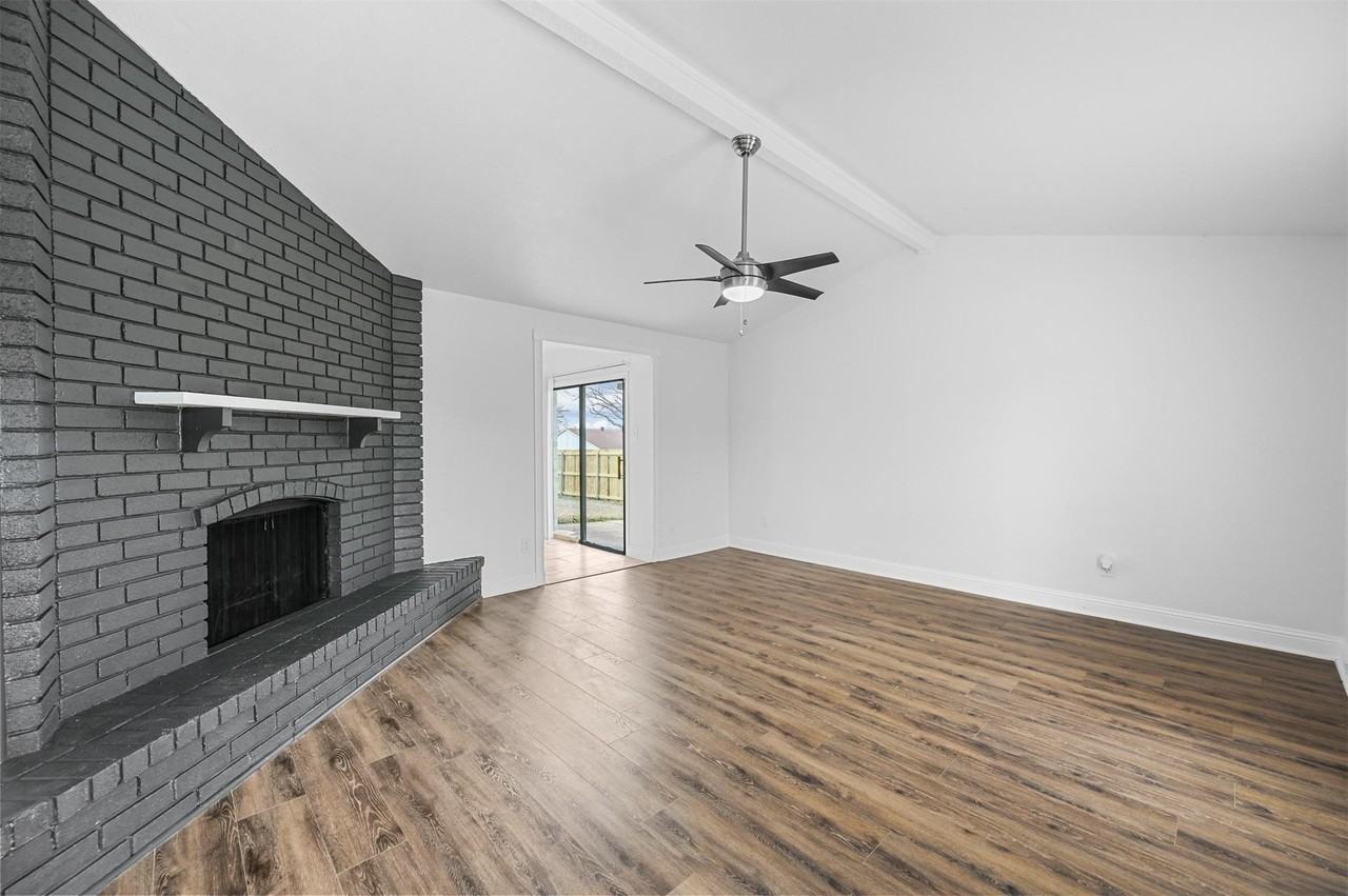4940 Watkins Dr - Photo 4 of 23