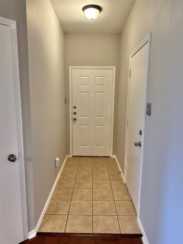 4905 Spur Ridge Ct - Photo 4 of 20
