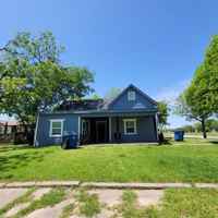 featured image of 801 Nw Main St