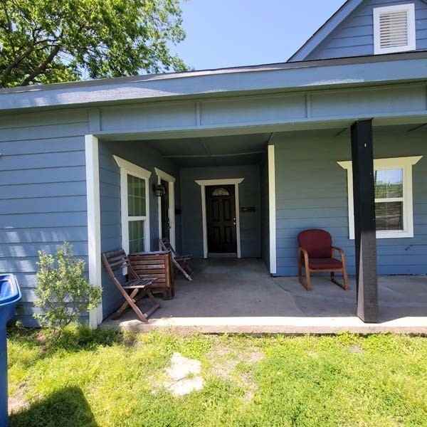 801 Nw Main St - Photo 2 of 17