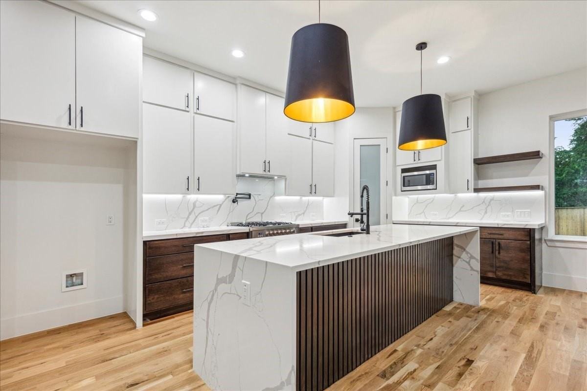 2327 Vagas St #102 - Photo 4 of 18