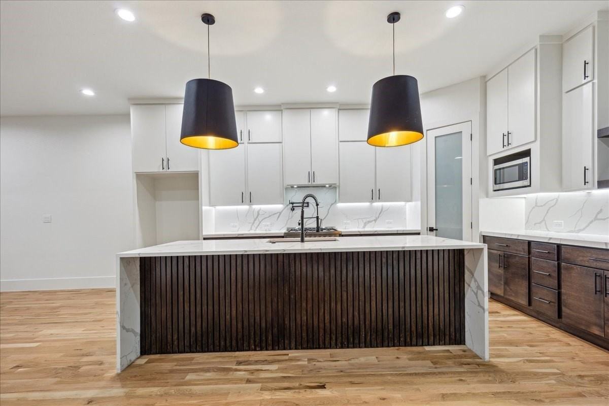 2327 Vagas St #102 - Photo 6 of 18