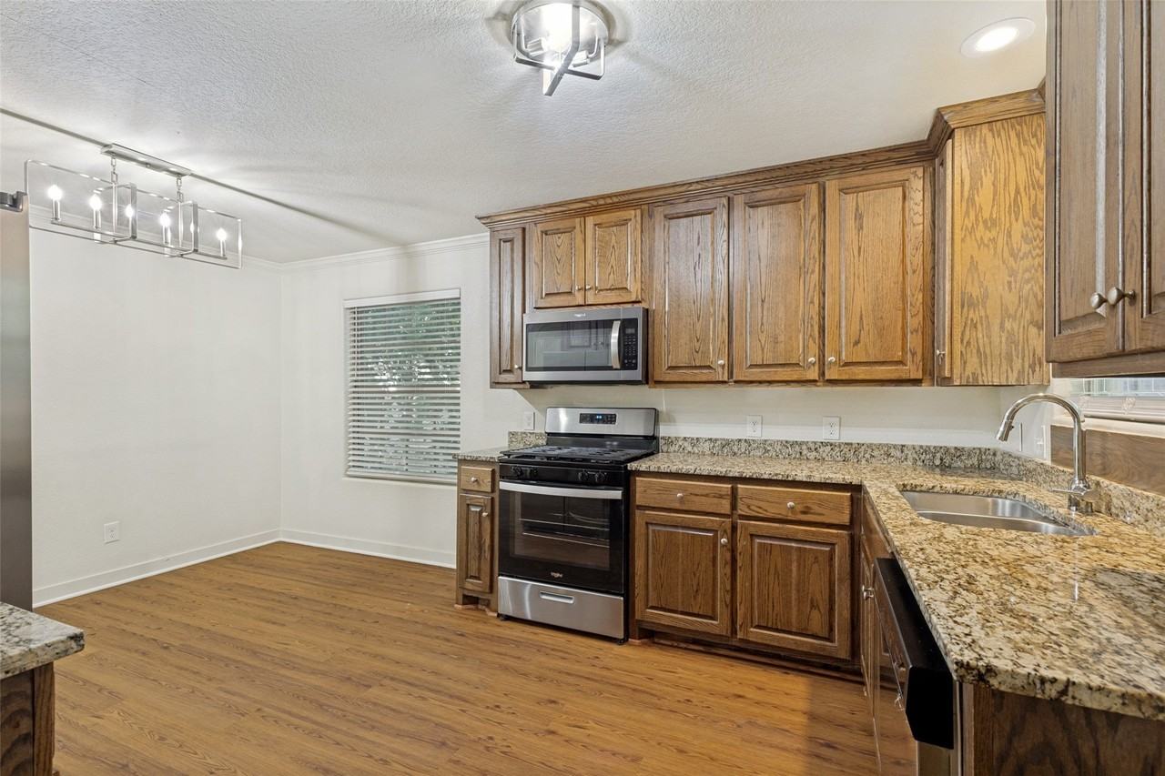 7217 Denton Dr - Photo 5 of 22