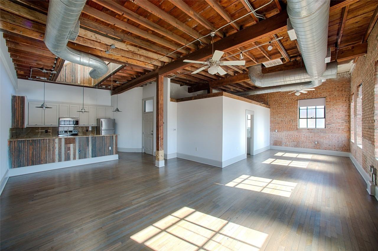 709 W Magnolia Ave #217 - Photo 3 of 6