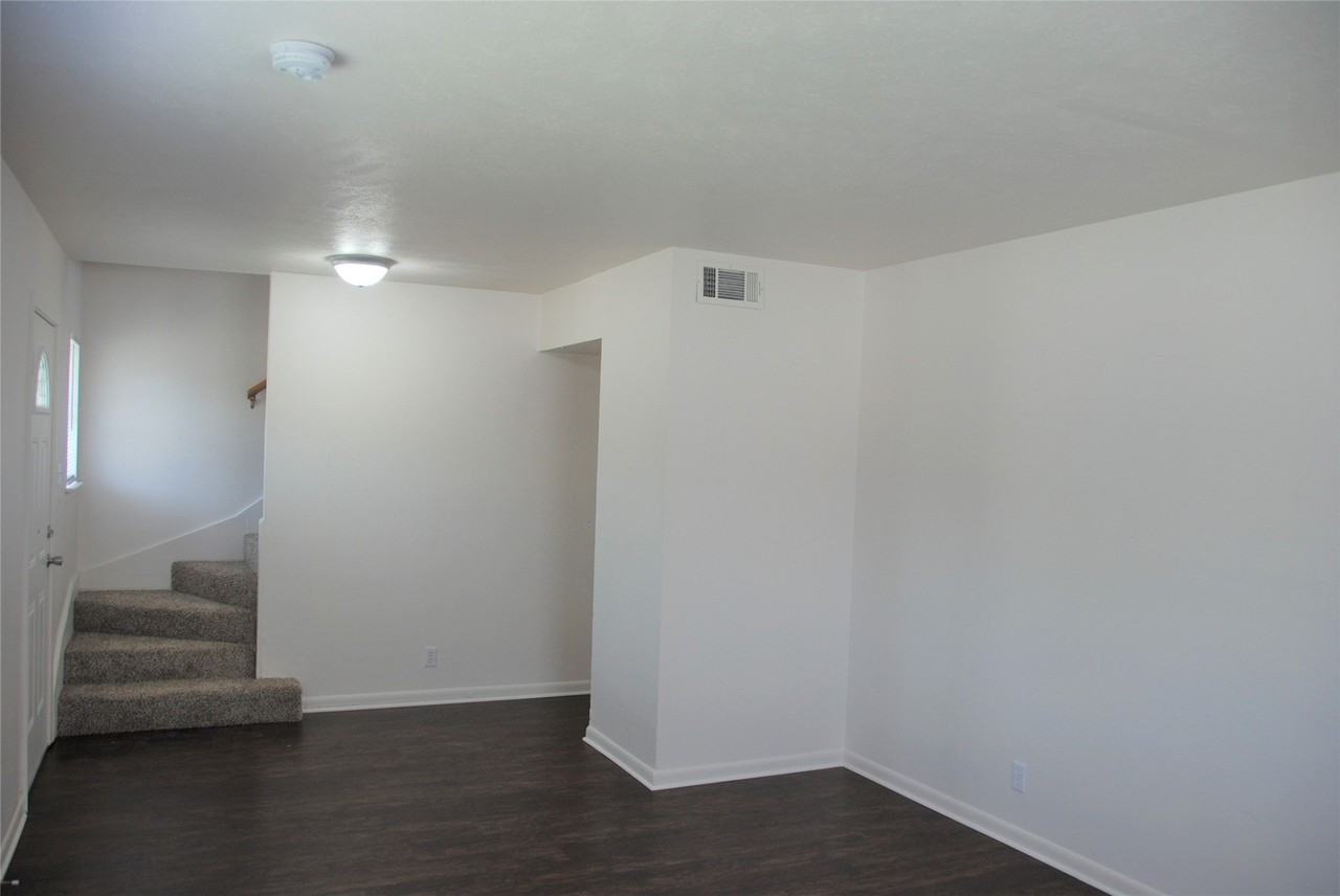 3520 Sunnydale Ln - Photo 3 of 19