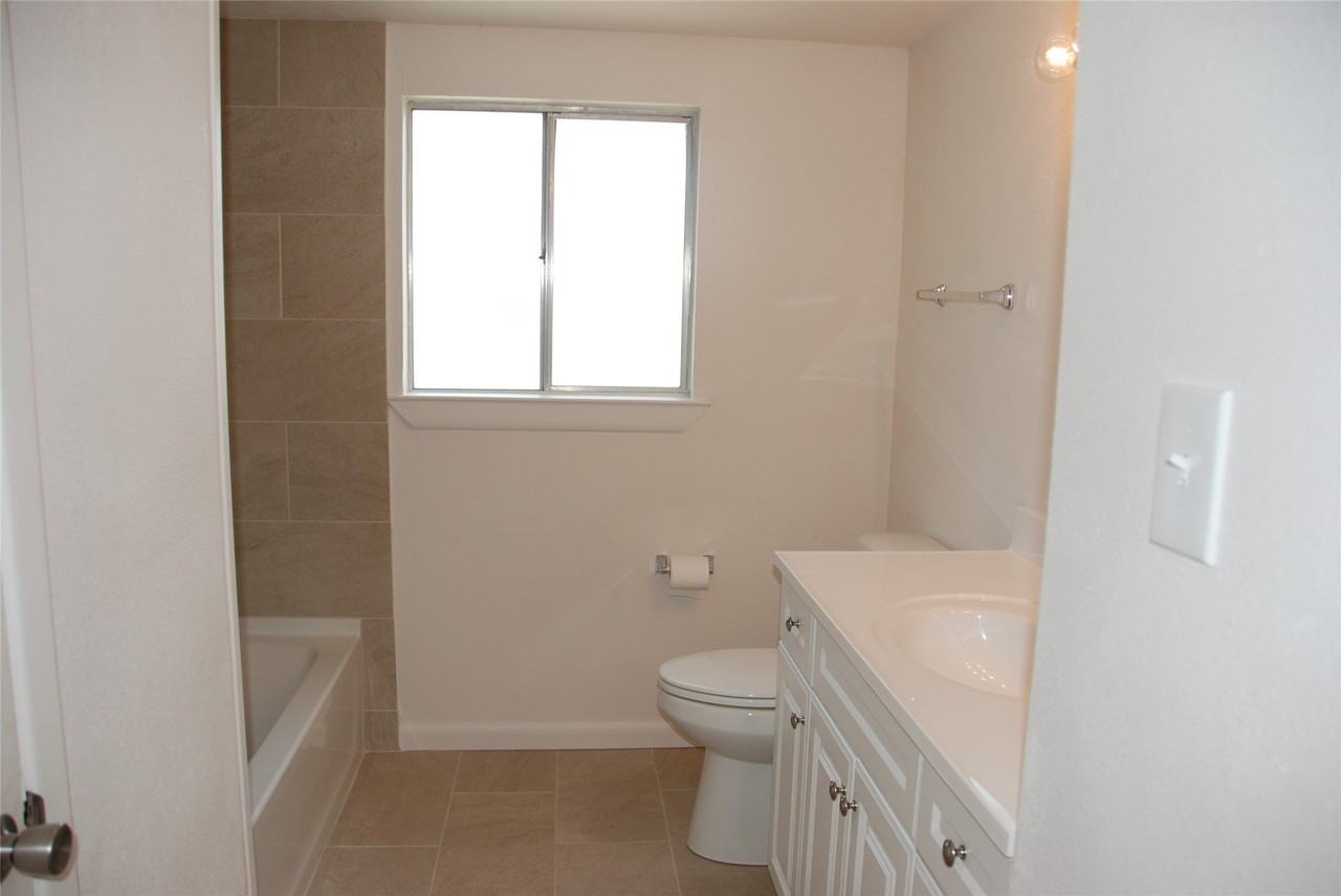 3520 Sunnydale Ln - Photo 7 of 19