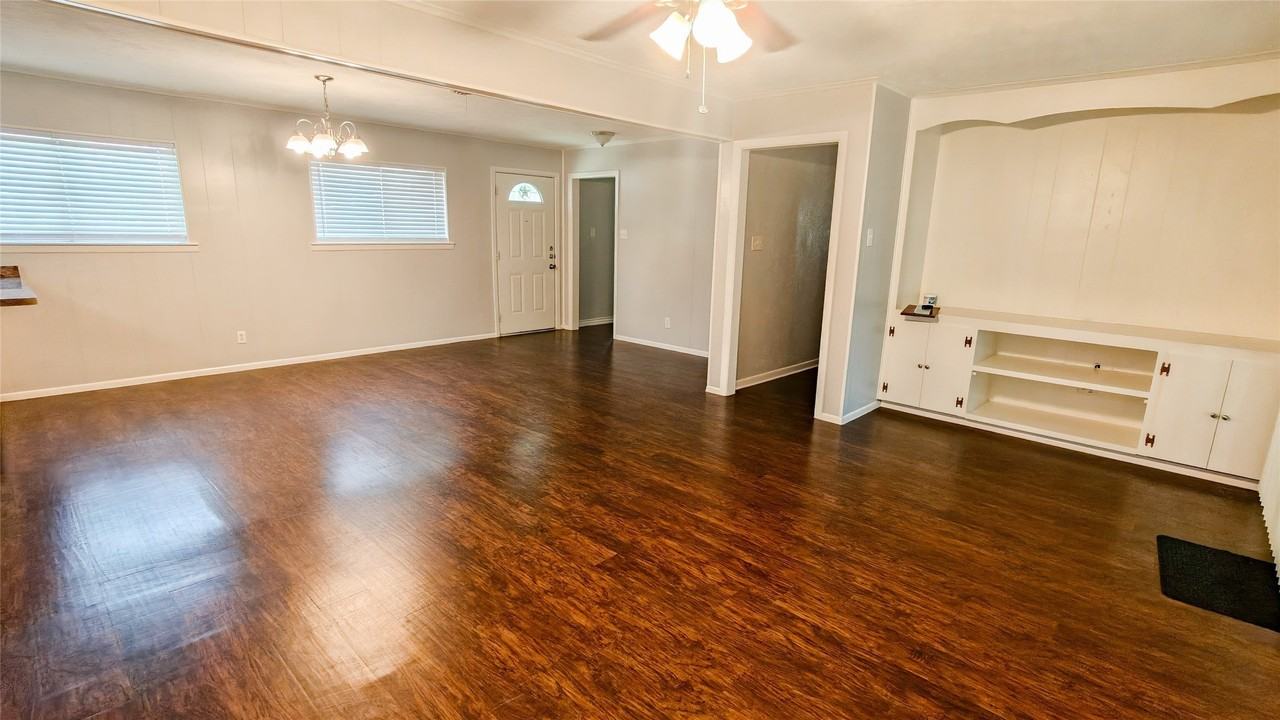 4800 Sabelle Ln - Photo 2 of 15
