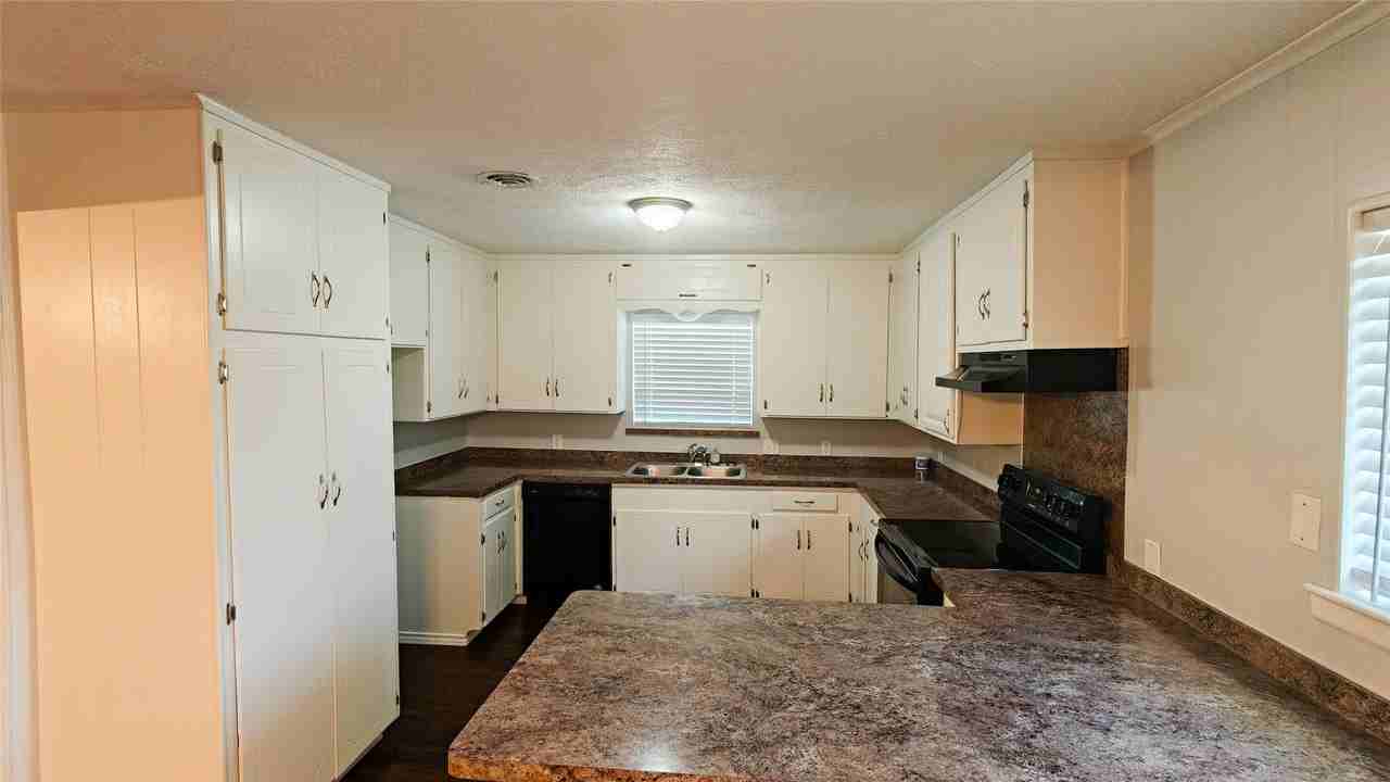 4800 Sabelle Ln - Photo 3 of 15