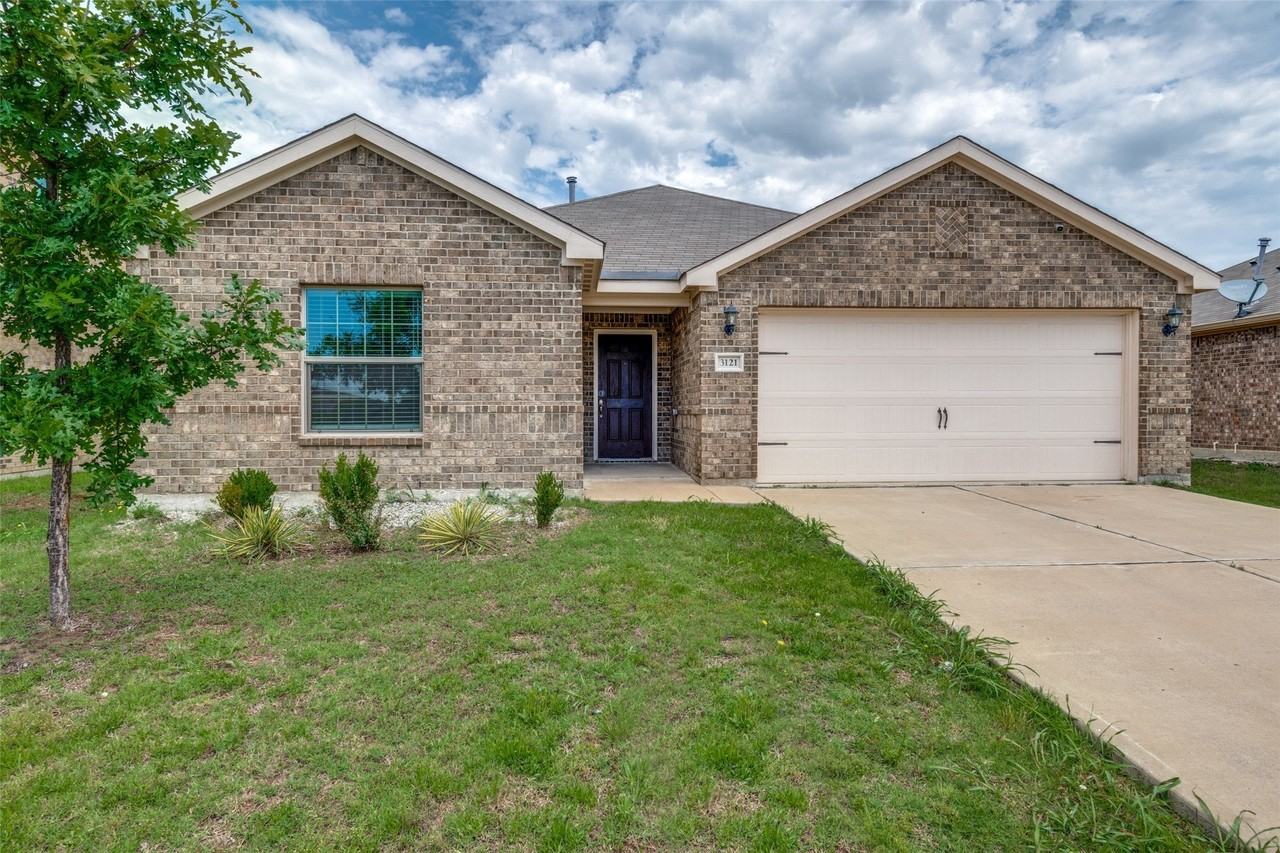 3121 Angus Dr