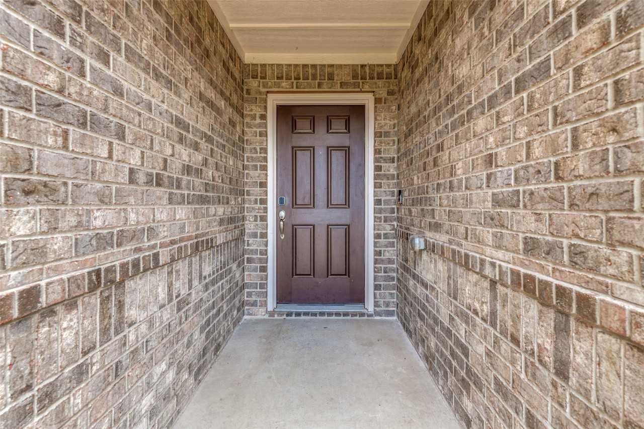 3121 Angus Dr - Photo 2 of 24