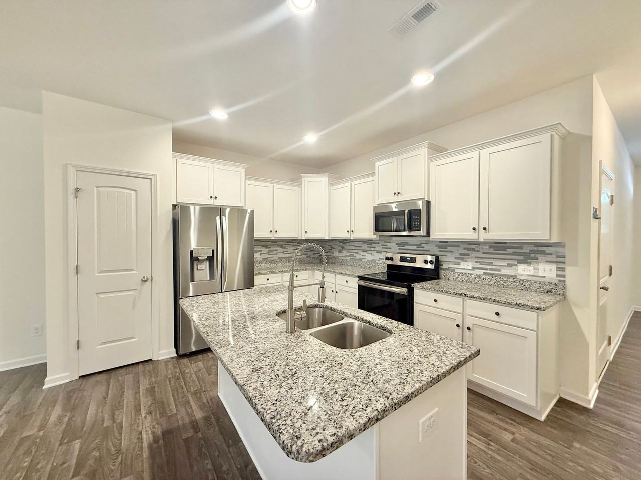 117 Hill Shore Ln - Photo 2 of 24
