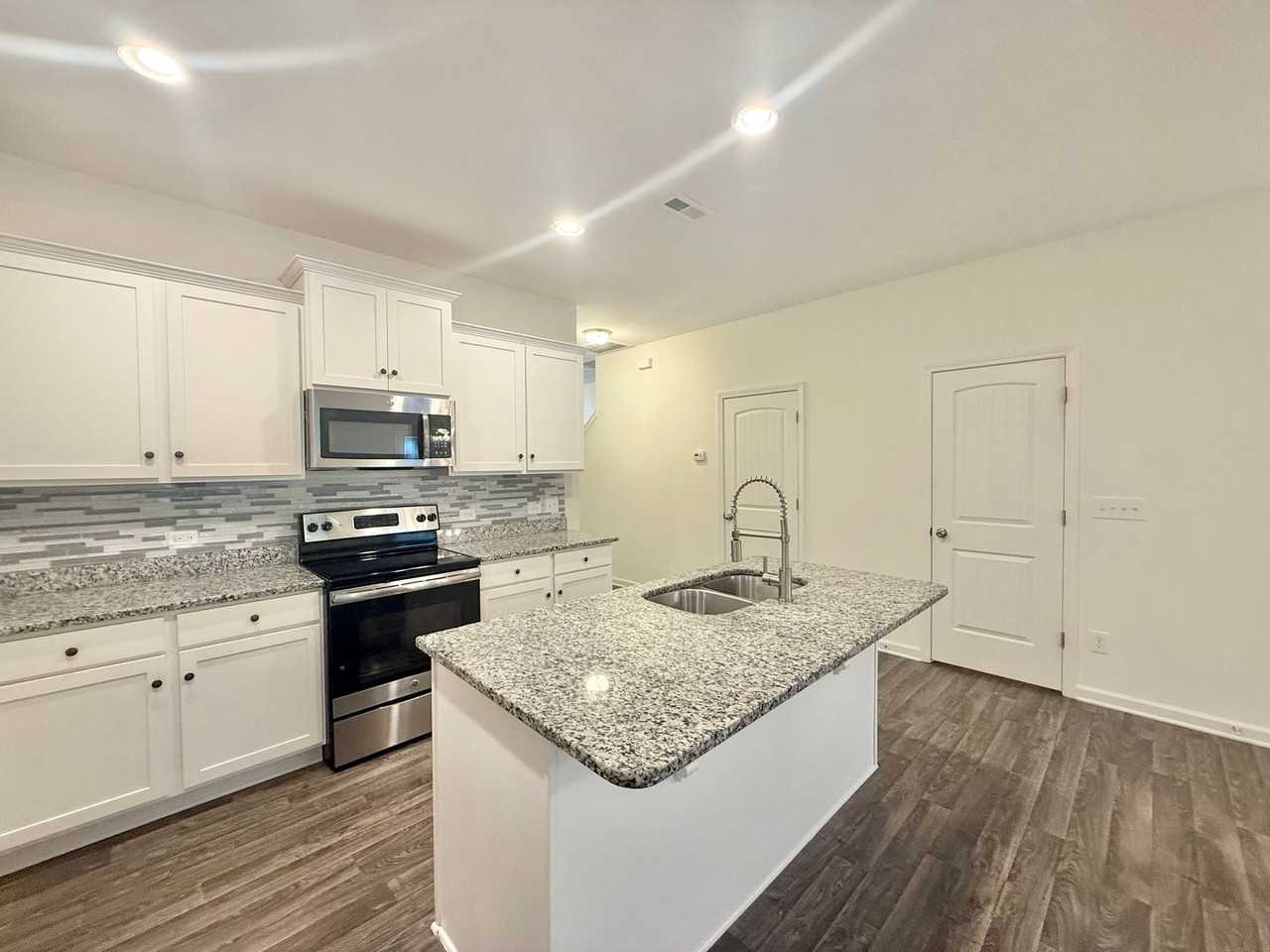 117 Hill Shore Ln - Photo 3 of 24