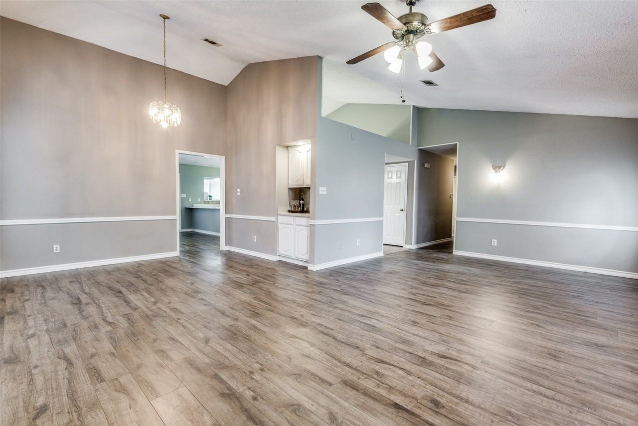 4409 Seville Ln - Photo 6 of 24