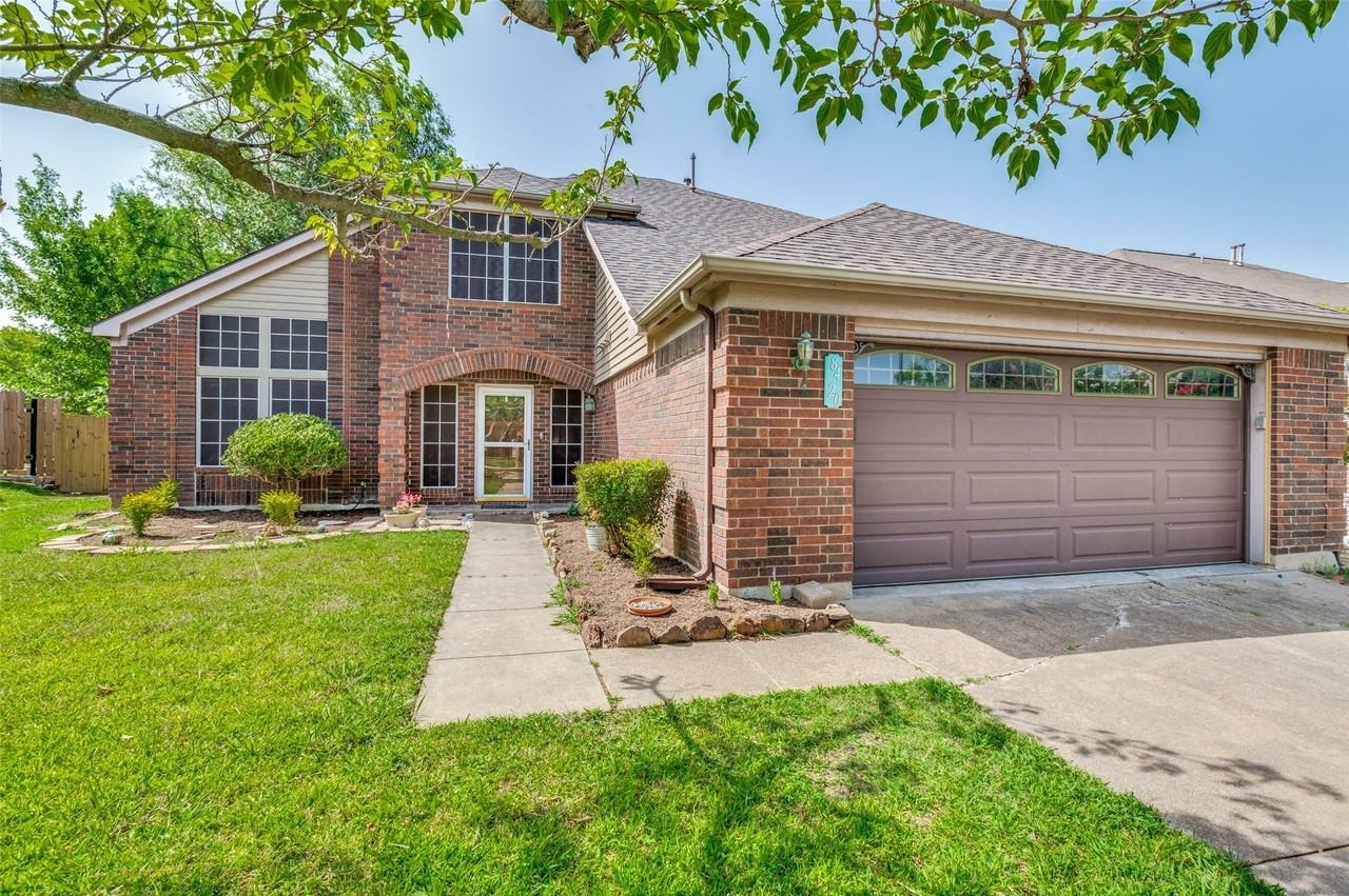 8420 Creekbluff Dr - Photo 3 of 25