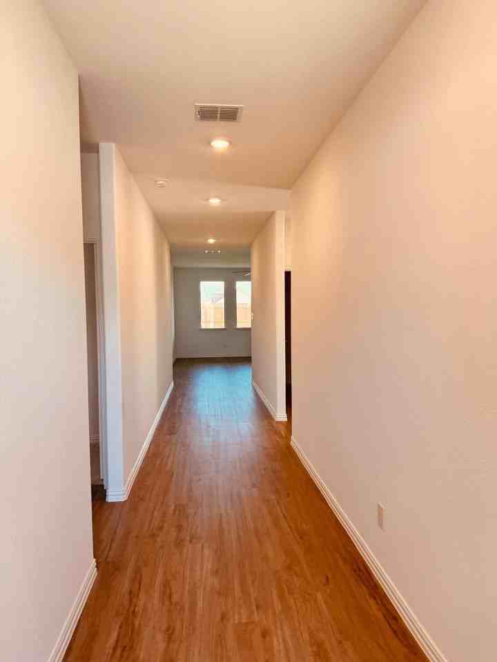 209 Ardsley Ln - Photo 2 of 18