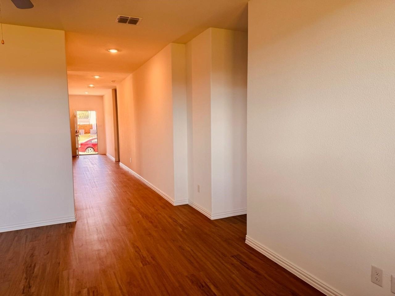209 Ardsley Ln - Photo 3 of 18